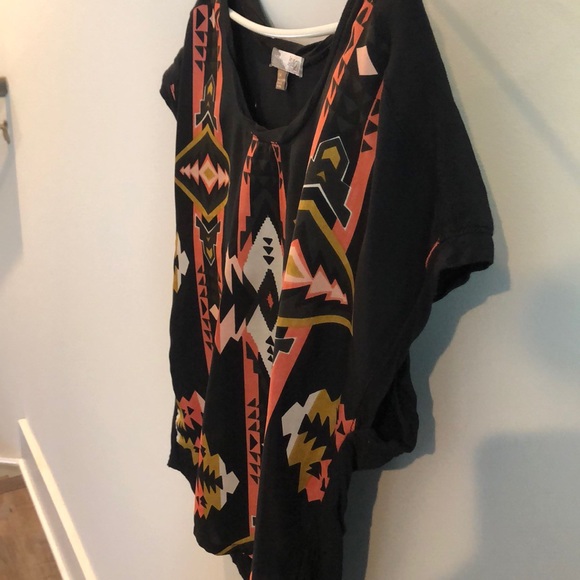Black & Tribal Print Blouse - Picture 4 of 8